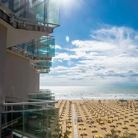 Ξενοδοχείο Nizza Frontemare Superior 3 Stelle 3*
