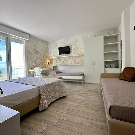 מלון Nizza Frontemare Superior 3 Stelle 3*