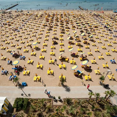 Nizza Frontemare Superior 3 Stelle ليدو دي يسولو