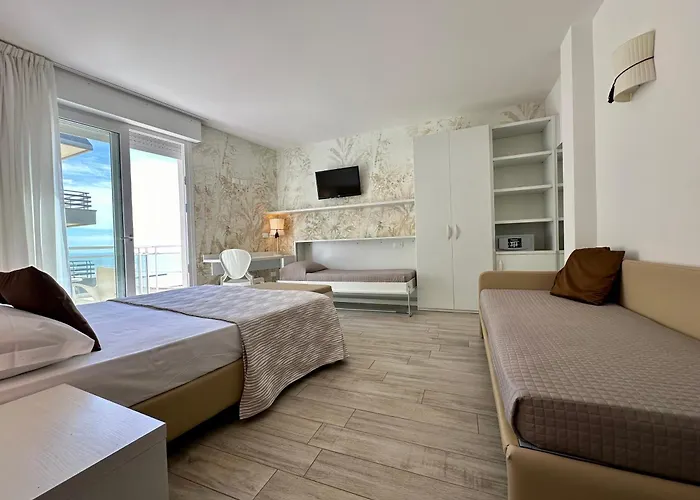 מלון Nizza Frontemare Superior 3 Stelle 3*