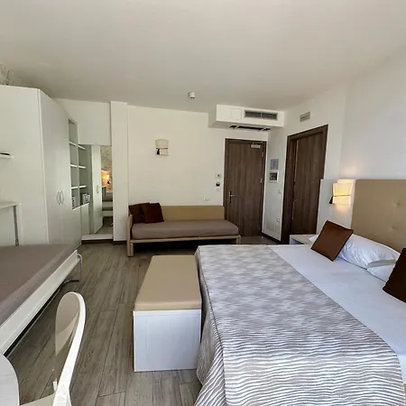 Nizza Frontemare Superior 3 Stelle Hotel