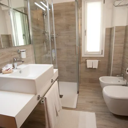 Hotel Nizza Frontemare Superior 3 Stelle