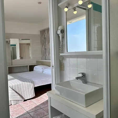 Nizza Frontemare Superior 3 Stelle Hotel 3*