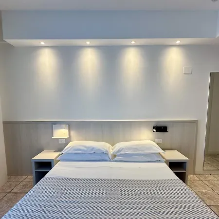 Hotel Nizza Frontemare Superior 3 Stelle 3*