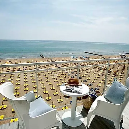 فندق Nizza Frontemare Superior 3 Stelle