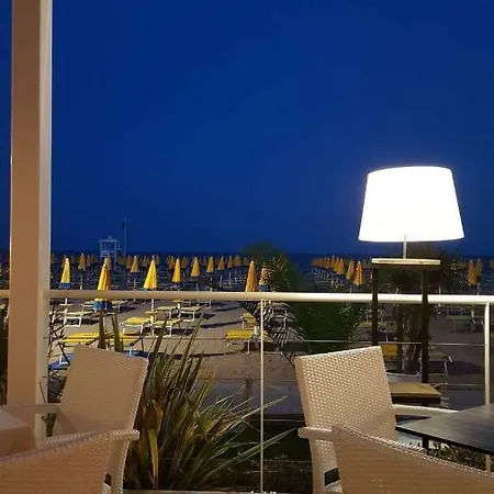 Hotel Nizza Frontemare Superior 3 Stelle 3*