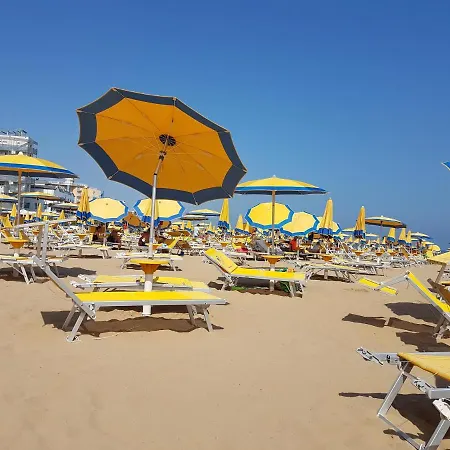 ホテル Nizza Frontemare Superior 3 Stelle 3*