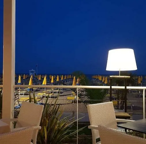 Hotel Nizza Frontemare 3*